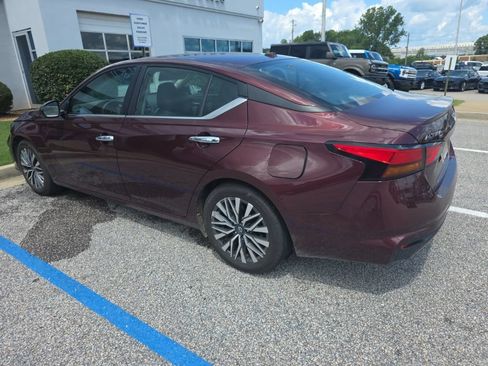 Used 2025 Nissan Altima 2.5 SV FWD image 7