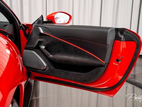 Used 2024 Ferrari Roma Spider image 39