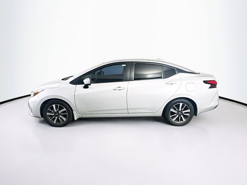 Used 2025 Nissan Versa SV w/ Trunk Package image 4