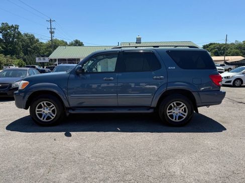 Used 2007 Toyota Sequoia SR5 RWD image 3