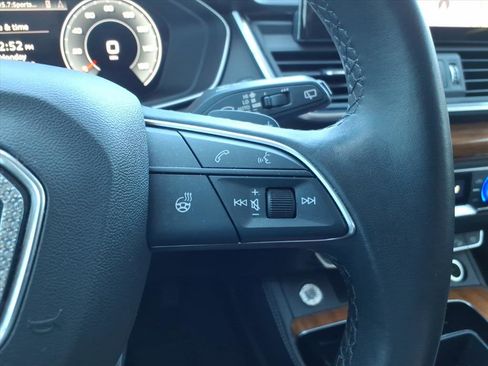 Used 2021 Audi Q5 Prestige w/ Prestige Package image 24