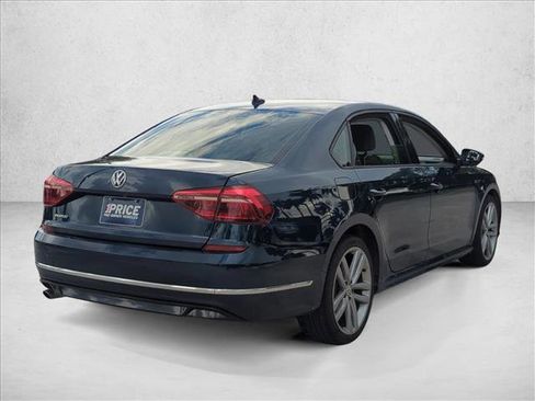 Used 2018 Volkswagen Passat 2.0T R-Line image 5