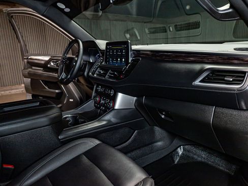 Used 2024 Chevrolet Tahoe Z71 w/ Off-Road Capability Package image 17