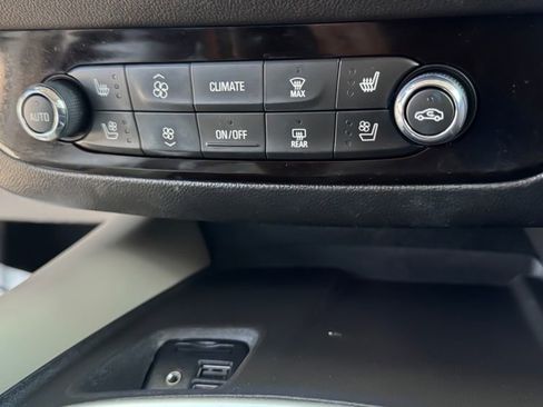 Used 2020 Buick Enclave Premium w/ Sun and Sites Package AWD/4WD image 27