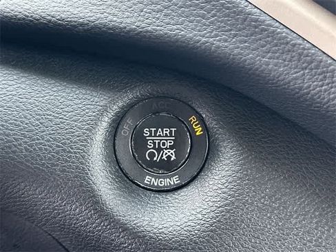 Used 2016 Jeep Cherokee Limited image 10