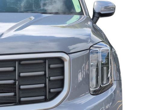 Used 2025 Kia Telluride S FWD image 12