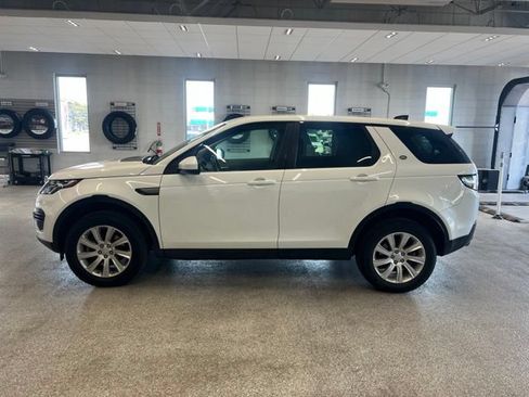Used 2019 Land Rover Discovery Sport SE AWD/4WD image 10