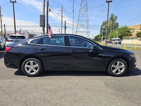 Used 2022 Chevrolet Malibu LS FWD image 4