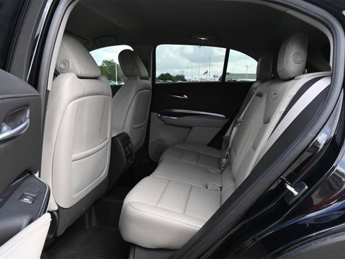 Certified 2023 Cadillac XT4 Luxury w/ Cold Weather Package image 20