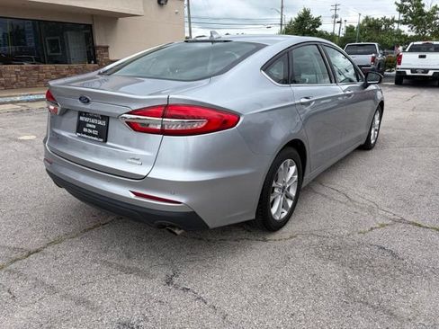 Used 2020 Ford Fusion SE FWD image 7