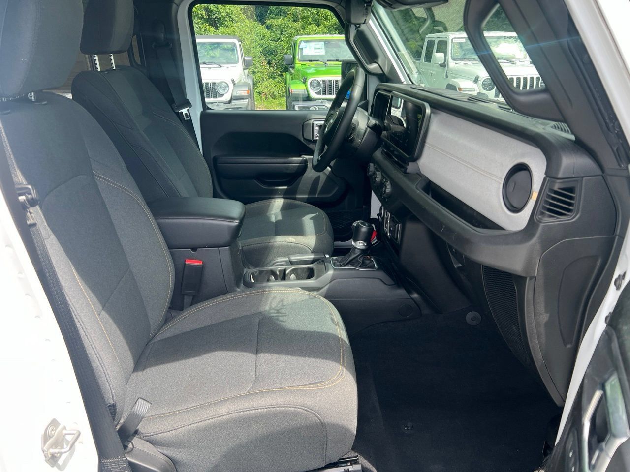 Used 2025 Jeep Gladiator Sport AWD/4WD image 20