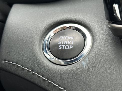 Certified 2023 Toyota Highlander XLE image 22