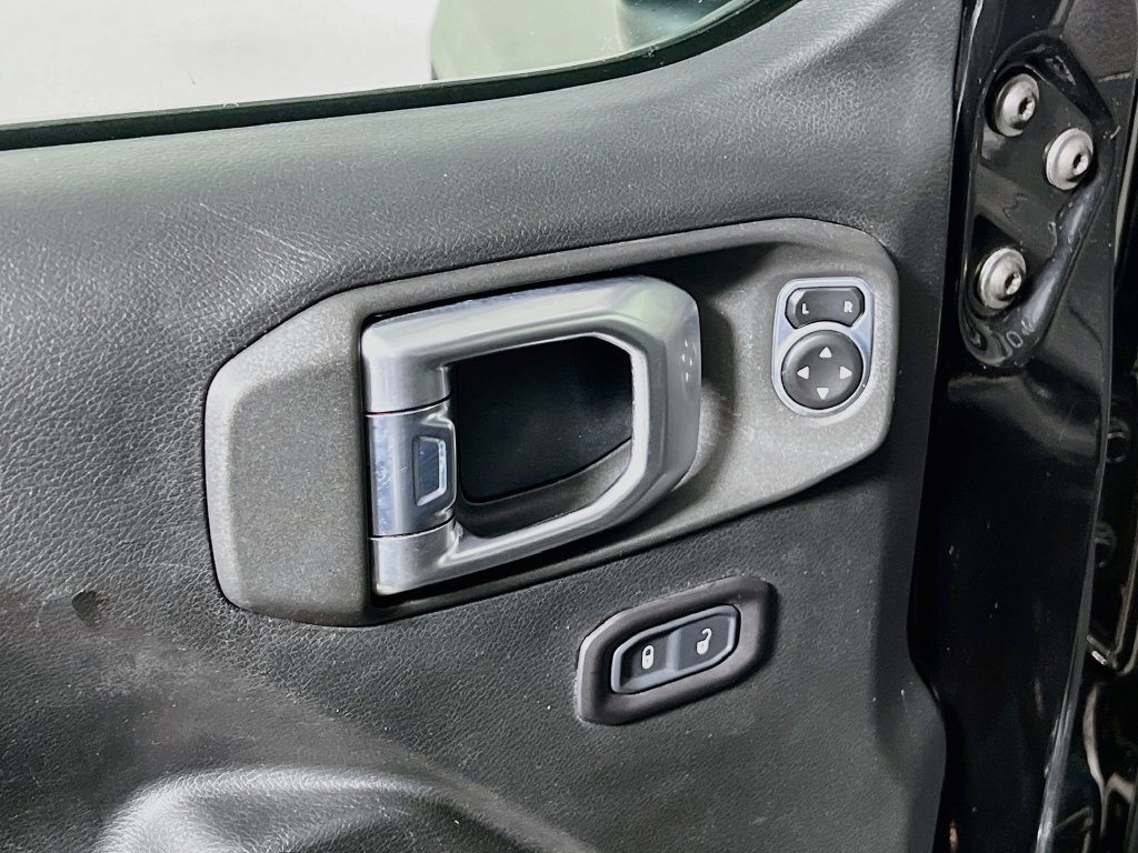 Used 2018 Jeep Wrangler Sport AWD/4WD image 14