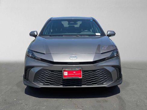 Used 2026 Toyota Camry SE FWD image 8