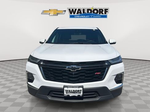 Used 2023 Chevrolet Traverse RS AWD/4WD image 2