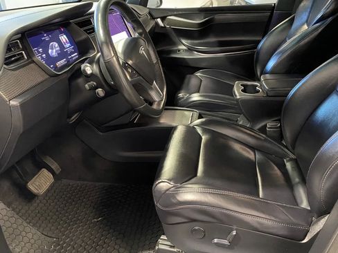 Used 2017 Tesla Model X 75D image 11