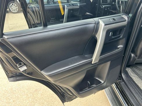 Used 2010 Toyota 4Runner Limited AWD/4WD image 11