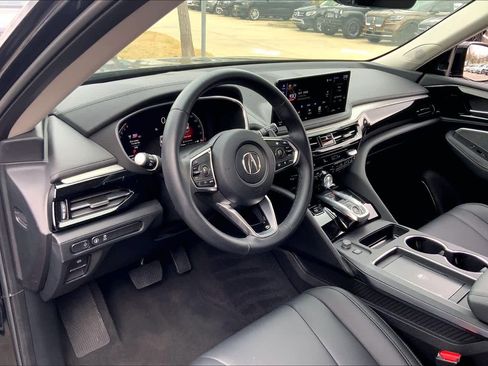 Used 2025 Acura MDX FWD image 18