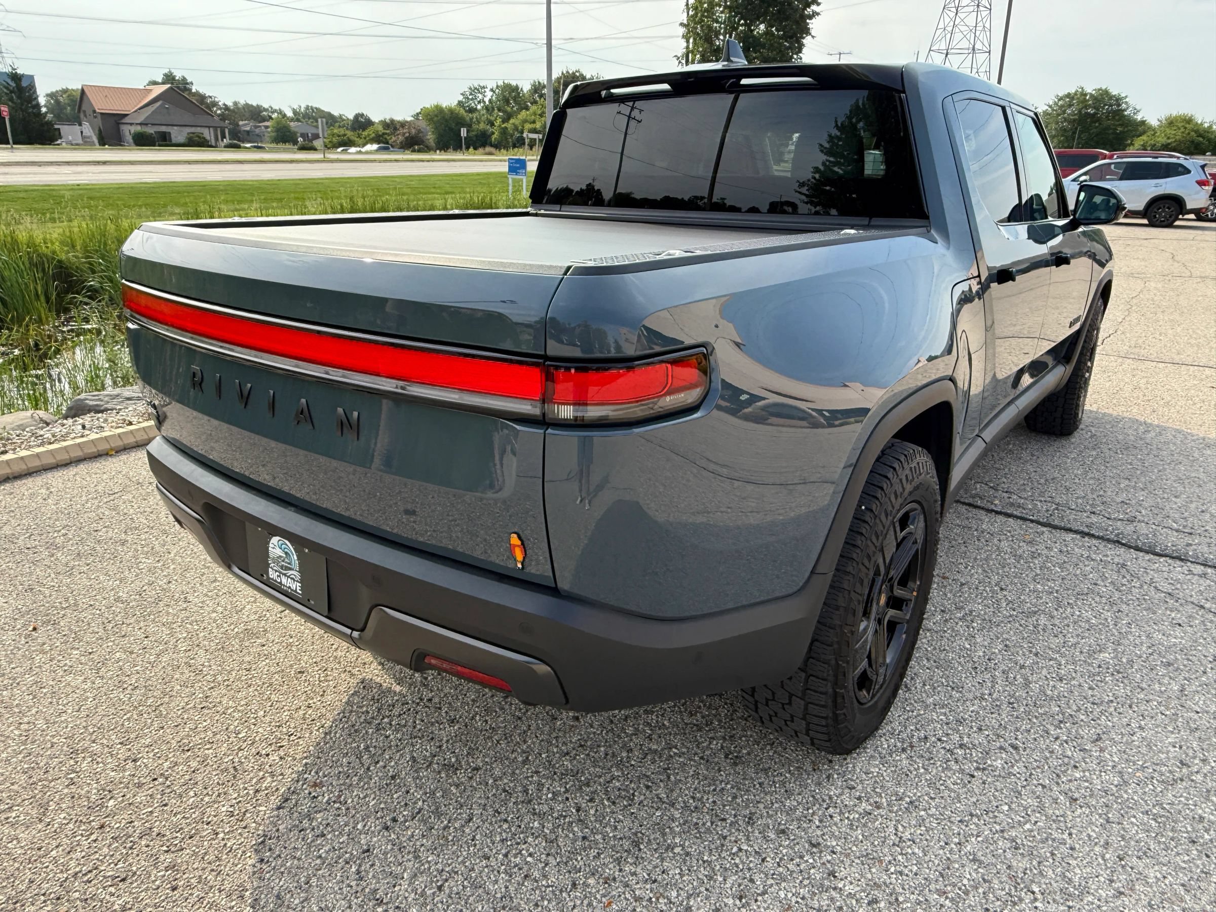 Used 2026 Rivian R1T Premium Quad AWD/4WD image 5
