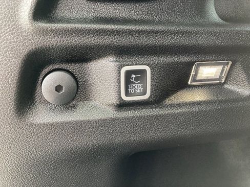 Used 2023 Jeep Grand Cherokee L Laredo image 43