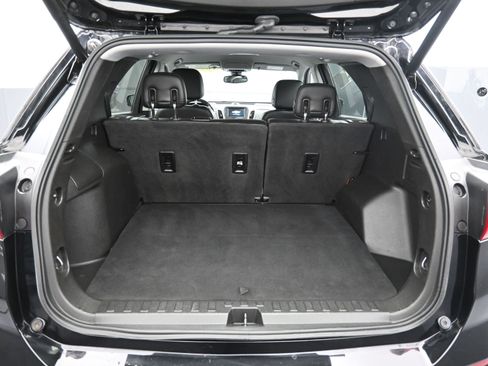 Used 2020 Chevrolet Equinox LT w/ Midnight Edition image 23