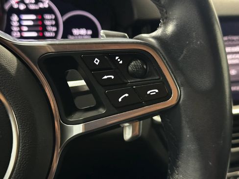 Used 2022 Porsche Cayenne w/ Premium Package AWD/4WD image 33