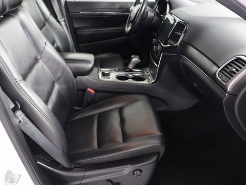 Used 2021 Jeep Grand Cherokee Limited image 23