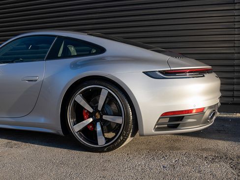 Used 2024 Porsche 911 Carrera S RWD image 8