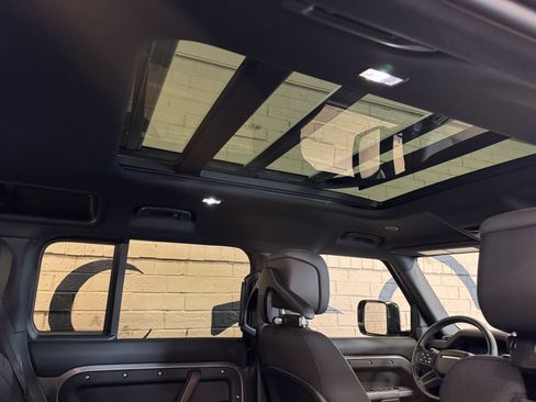 Used 2024 Land Rover Defender 110 X AWD/4WD image 46