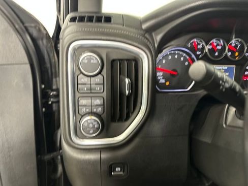 Used 2021 Chevrolet Silverado 1500 LT Trail Boss w/ Convenience Package II image 19