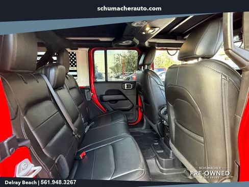 Used 2022 Jeep Wrangler Unlimited Sahara w/ LED Lighting Group AWD/4WD image 15