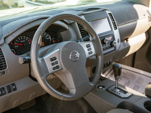 Used 2020 Nissan Frontier SV RWD image 10