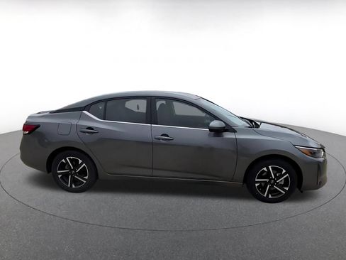 Used 2025 Nissan Sentra SV FWD image 15