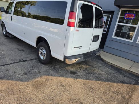 Used 2015 Chevrolet Express 3500 LT w/ LT Preferred Equipment Group RWD image 3