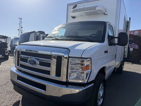 Used 2024 Ford E-350 and Econoline 350 Super Duty w/ Power Windows & Locks Group RWD image 18