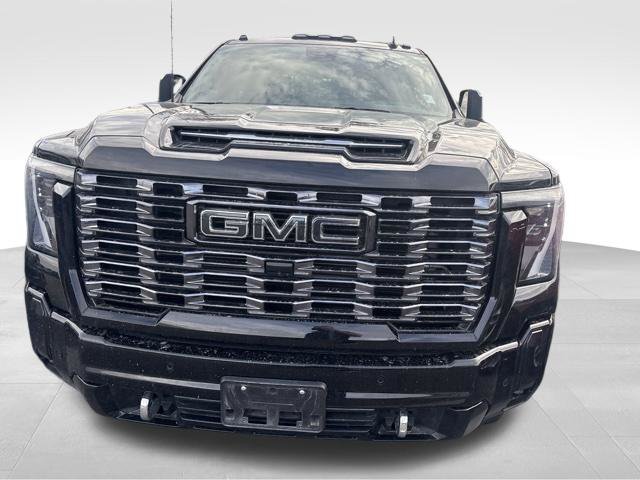 Used 2025 GMC Sierra 2500 Denali Ultimate AWD/4WD image 4