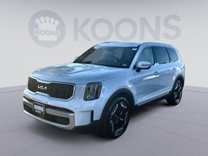Used 2024 Kia Telluride EX w/ EX Captain's Chair Package