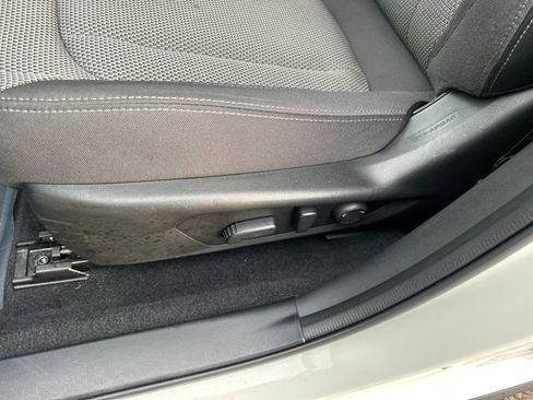 Used 2024 Subaru Crosstrek 2.0i Premium image 10