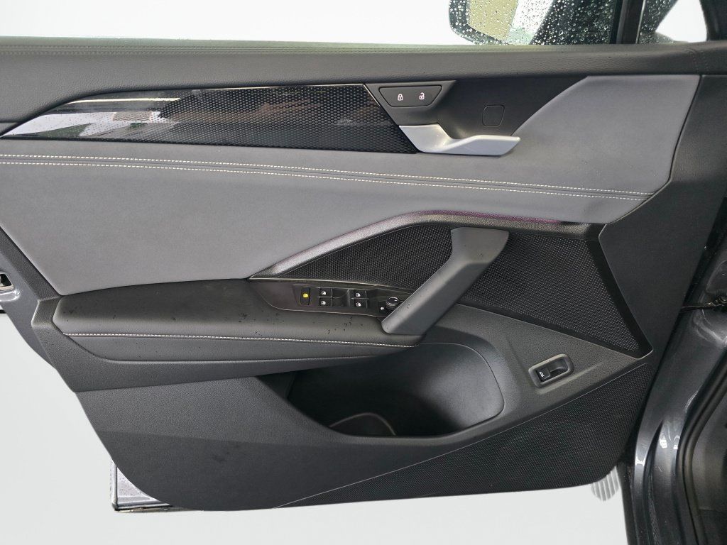 New 2026 Volkswagen Tiguan SE AWD/4WD image 34