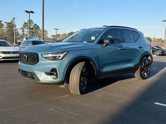 Used 2025 Volvo XC40 B5 Ultra w/ Protection Package Premier video 2