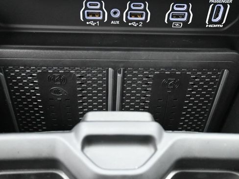 Used 2025 RAM 1500 Limited AWD/4WD image 31