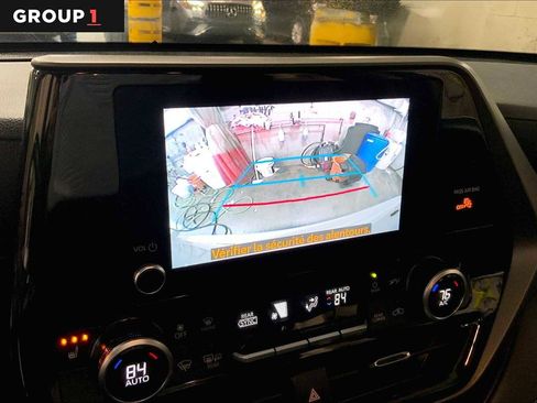 Used 2024 Toyota Highlander XLE image 27