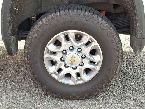 Used 2022 Chevrolet Silverado 2500 LT w/ Convenience Package AWD/4WD image 6