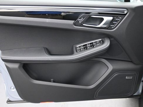 New 2026 Porsche Macan image 15