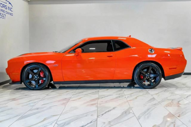Used 2018 Dodge Challenger SRT w/ Technology Group RWD image 16