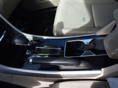 Used 2017 Honda Accord LX image 23