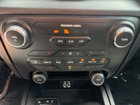 Certified 2019 Ford Ranger XLT w/ Equipment Group 302A Luxury AWD/4WD image 48