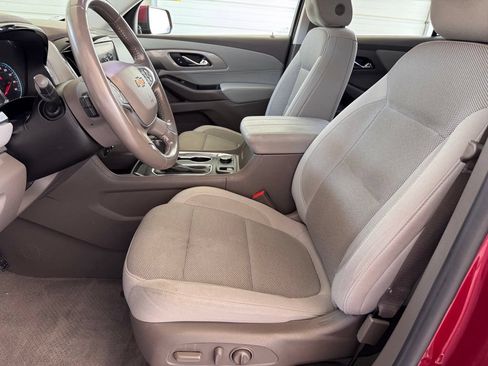 Used 2020 Chevrolet Traverse LT FWD image 8