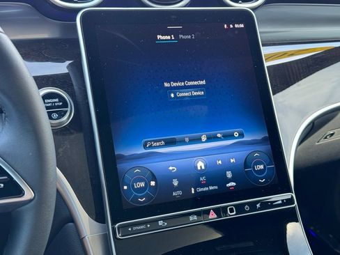 Used 2025 Mercedes-Benz GLC 300 4MATIC image 31