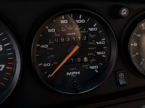 Used 1998 Porsche 911 Carrera RWD image 26